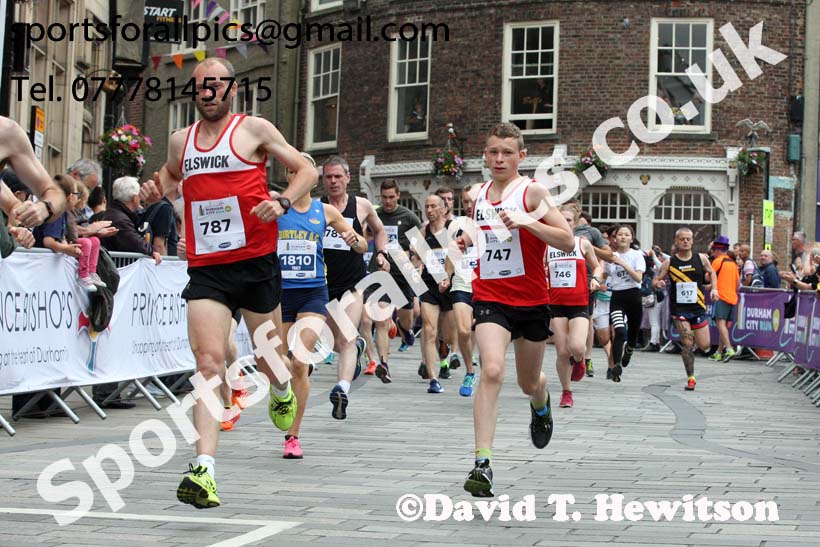 Start of the 2017 Durham City Run 5k and 10k Road Race. Photo: David T. Hewitson/Sports for All Pics